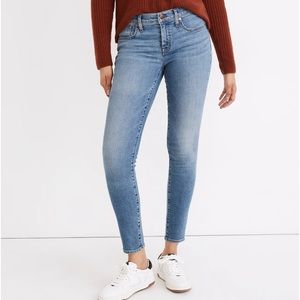 Madewell Petite 8" Skinny Mid Rise Jeans in Maxine Wash Size 29P